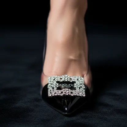 Vogue Step: Kristal Taşlı Şeffaf Detaylı Kadın Stiletto
